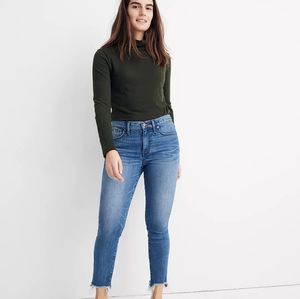 Madewell 9" high rise skinny crop destructed hem